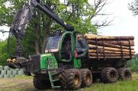 VYVÁŽECÍ SOUPRAVA JOHN DEERE 810E